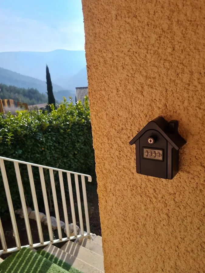 Maison Vue Sur Le Rocher Remuzat Holiday home